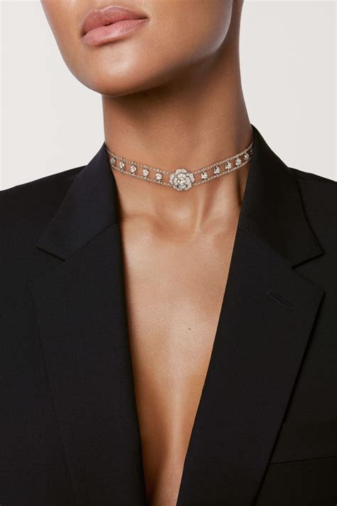 chanel bouton de camelia choker.